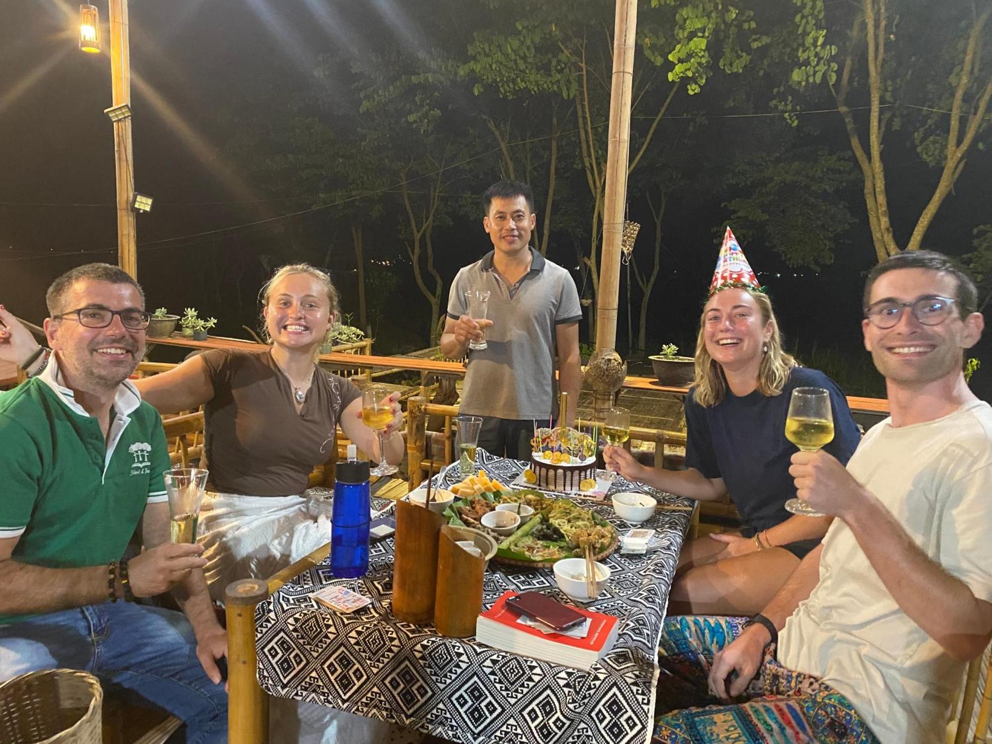 Truong Huy * Mai Chau