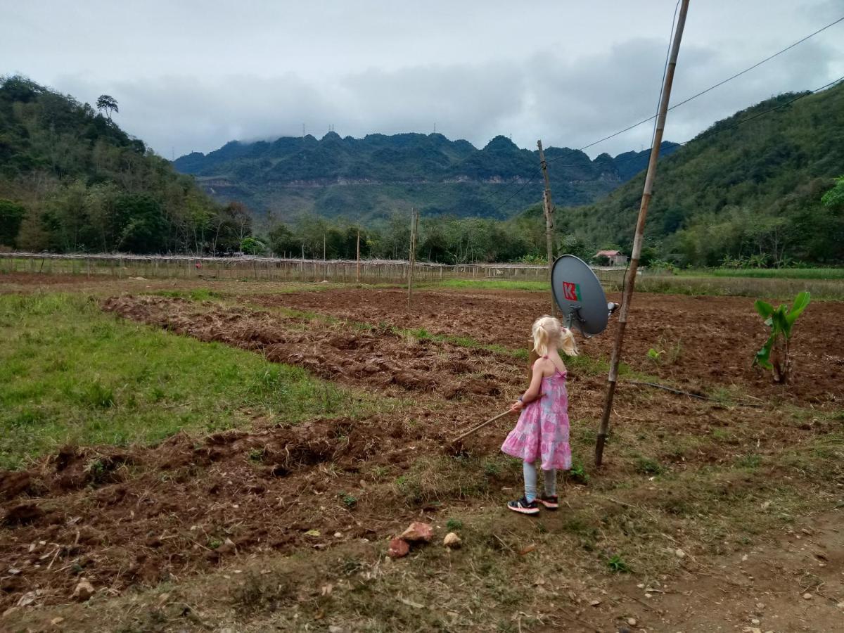 Truong Huy * Mai Chau